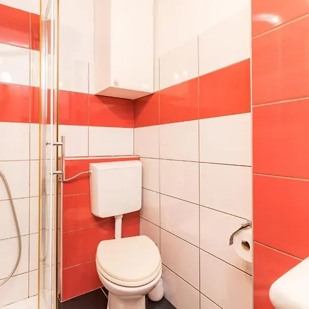 In With Outdoor Swimming Pool Apartment Pula