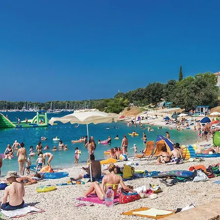 Stunning In With Swimming Pool Pula